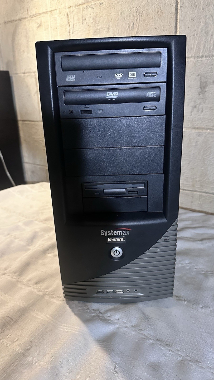 Retro Gaming PC Systemax Venture Pentium 4 1GB RAM Intel Windows XP Working