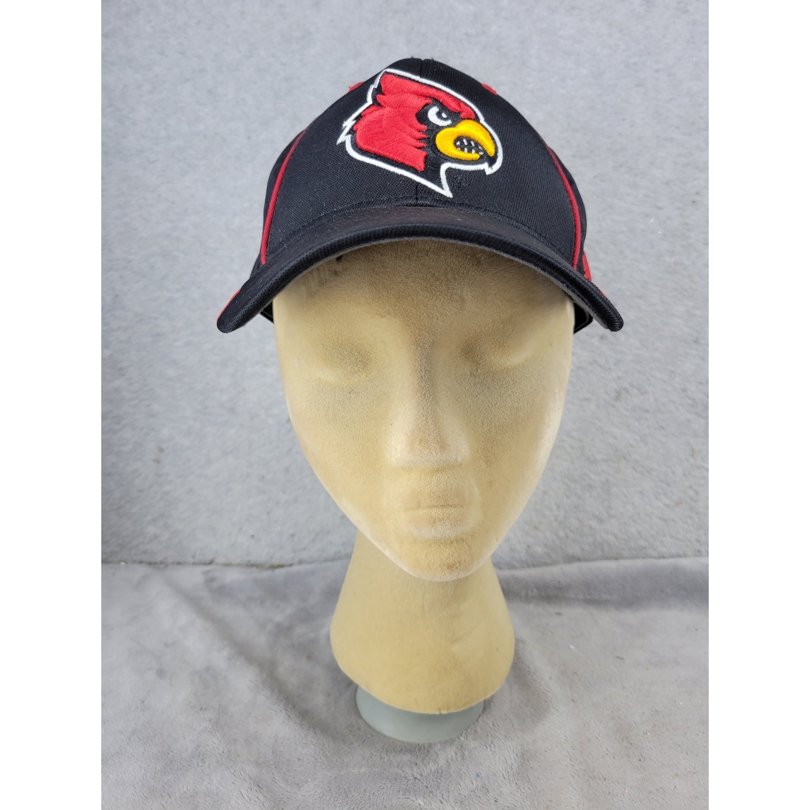 Adidas Louisville Cardinals Baseball Cap Red Logo Adult S/M - Needs Cleaned!