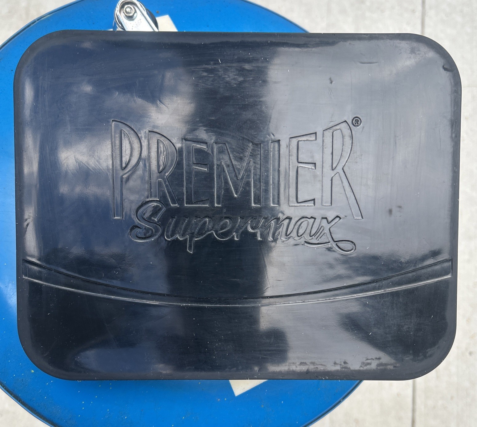Premier Supermax Cigarette Machine Chrome With Anti Skid Back..
