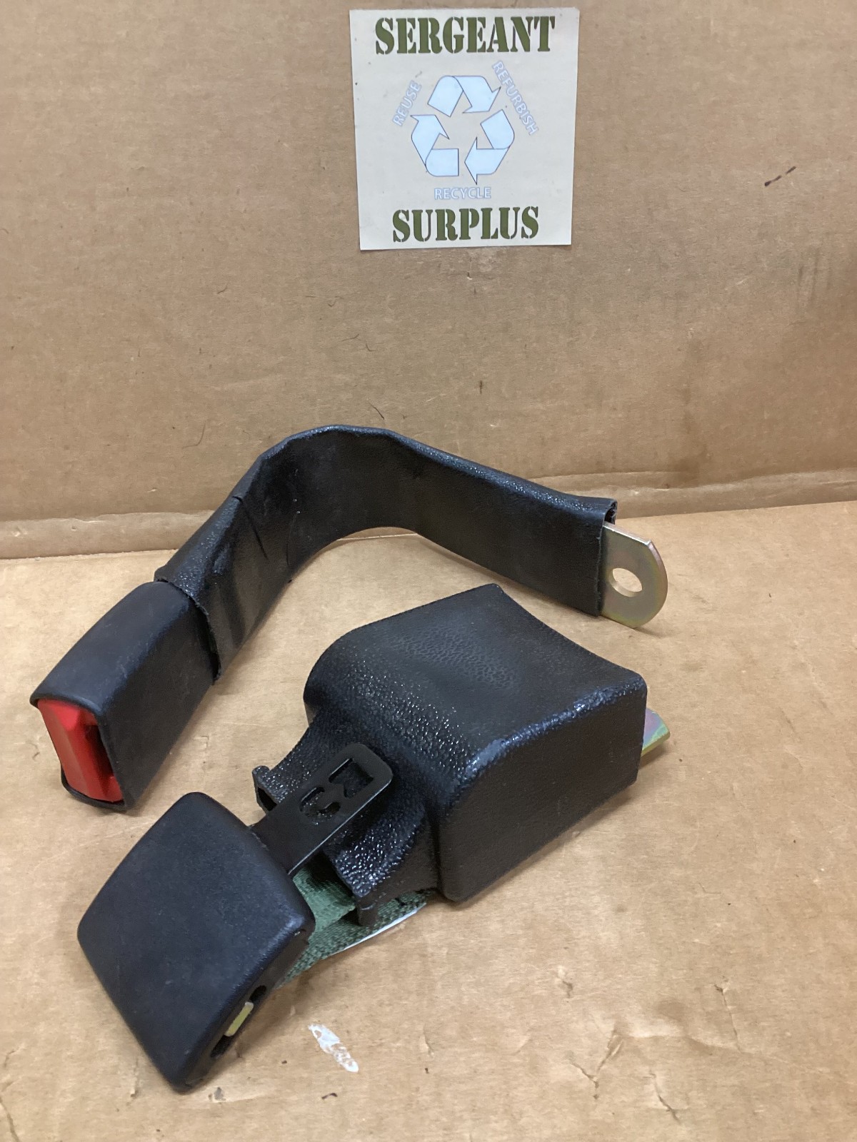 Seat belt, lap w/ retractor 2-point/HHMWV 2540-01-203-0183