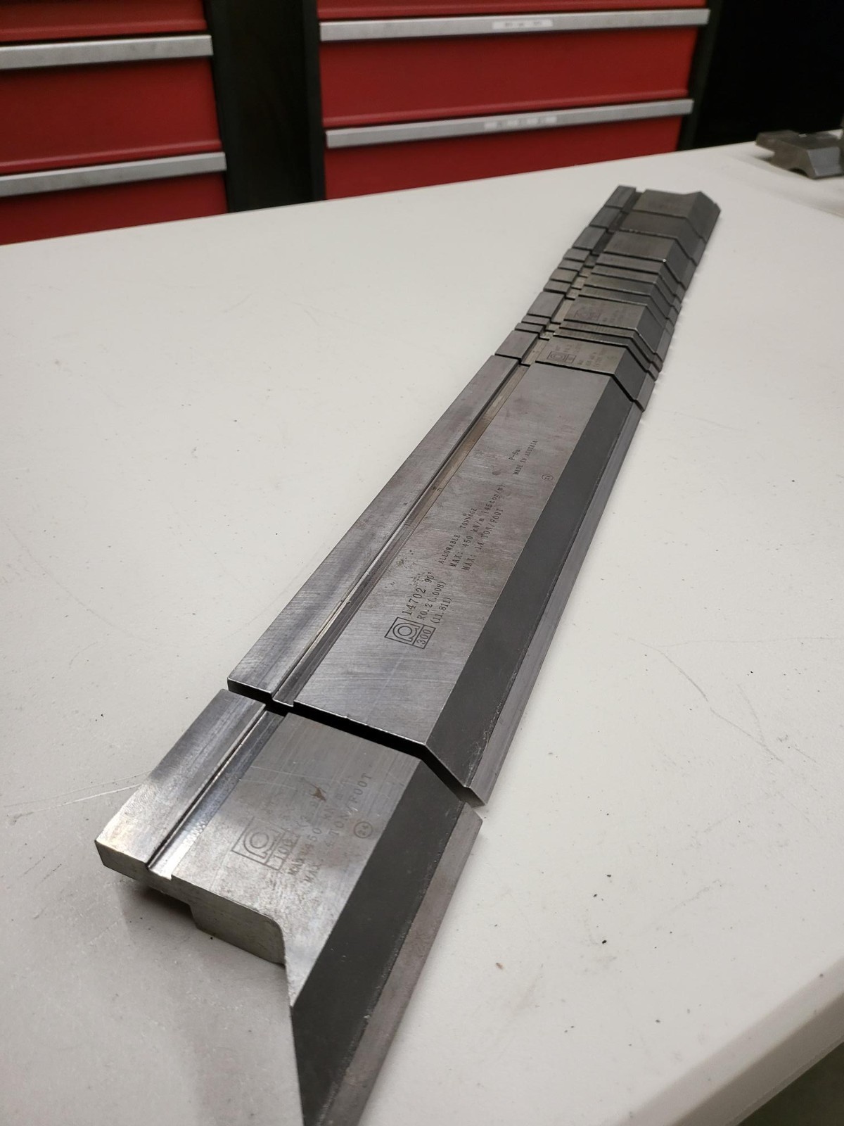 Amada Press Brake °90 Punch Sectionalized 13 PCS 30.25" Long .008 Radius BTB2