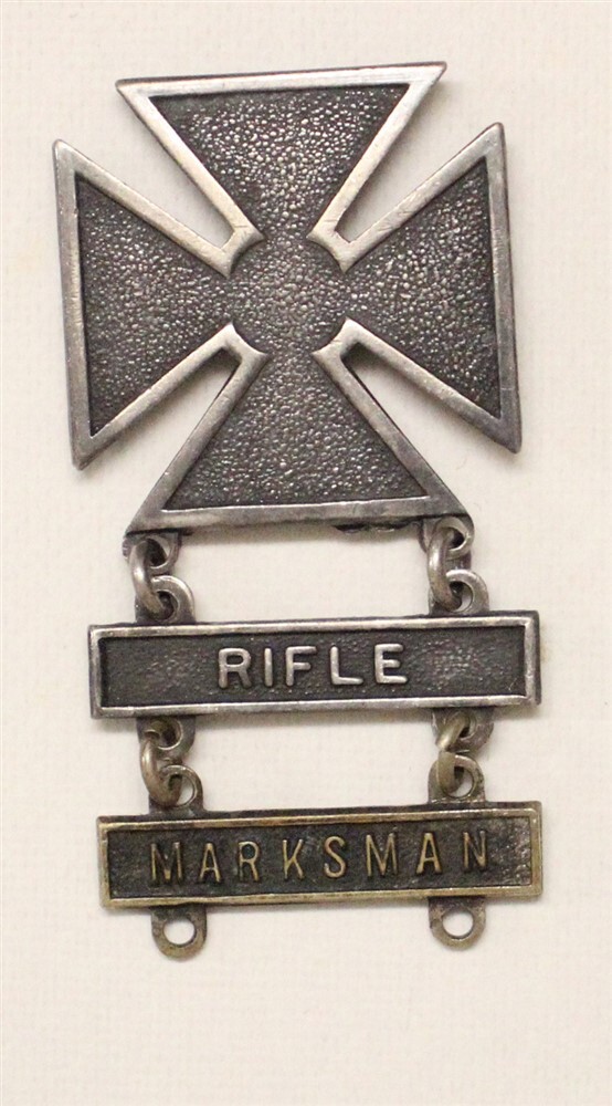 Army Shooting Badge 1098 - Marksman w/2 bars - pin back
