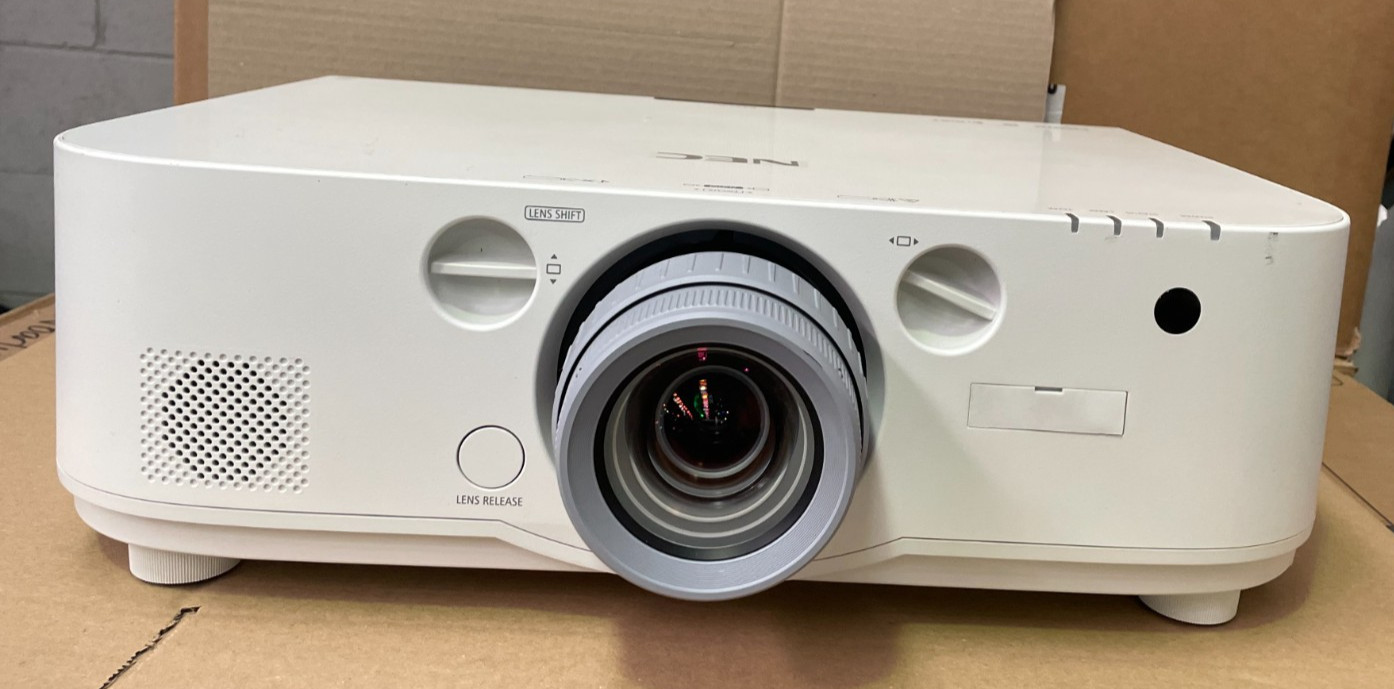 NEC NP-PA522U Projector 5200 Lumens WUXGA HDMI Professional + AC Adapter