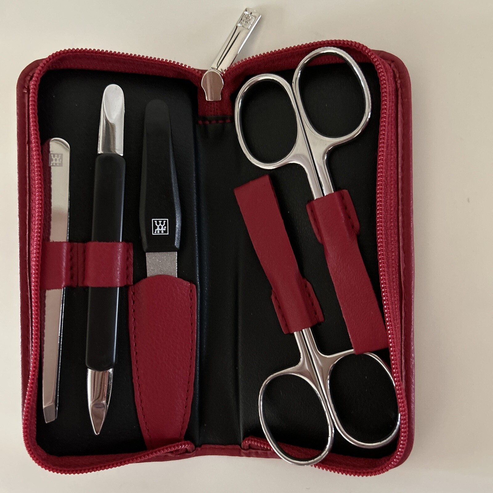 New Zwilling Manicure 5 Pieces Set Scissors tweezers Nail File