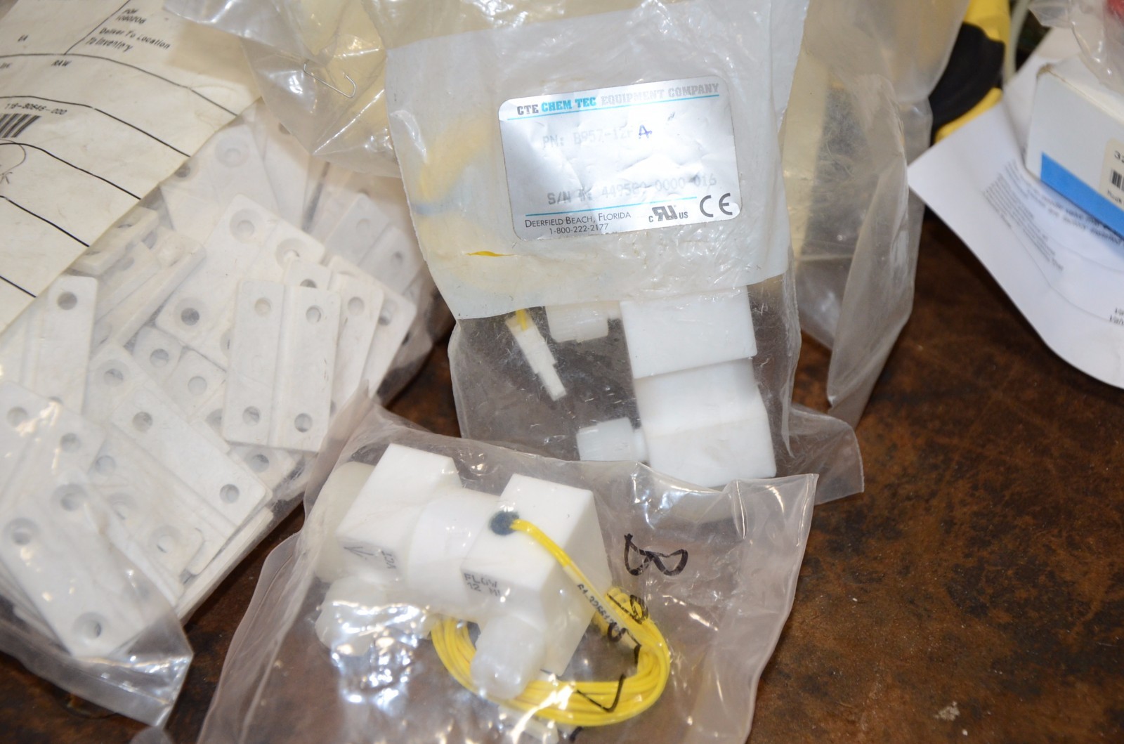 CTE Chem-Tech B957-12F Flow Switch New Open Box AMAT