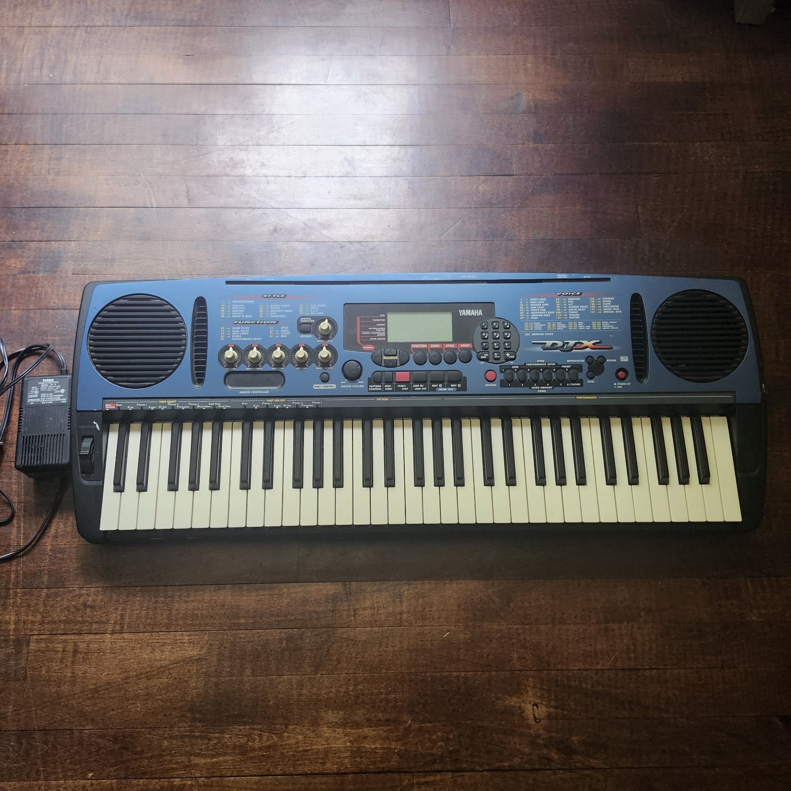 YAMAHA DJX PSR-D1 61 Key Keyboard With Power Cord TESTED