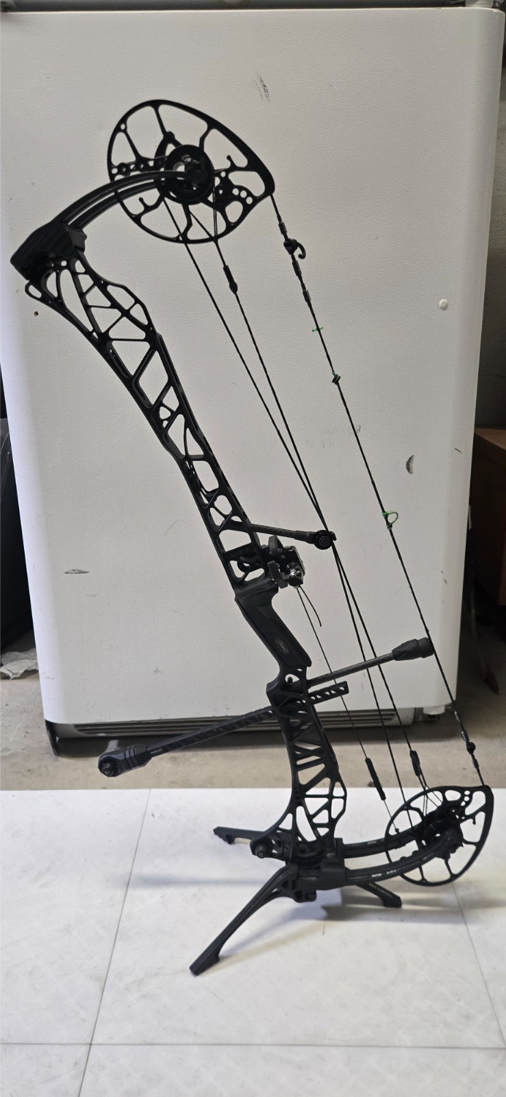 mathews lift x 33 blackout