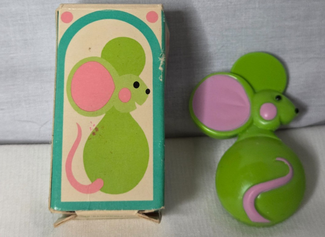 Vtg Collectible Avon Fragrance Glacé Perfume Pin Pal Brooch Green Blouse Mouse