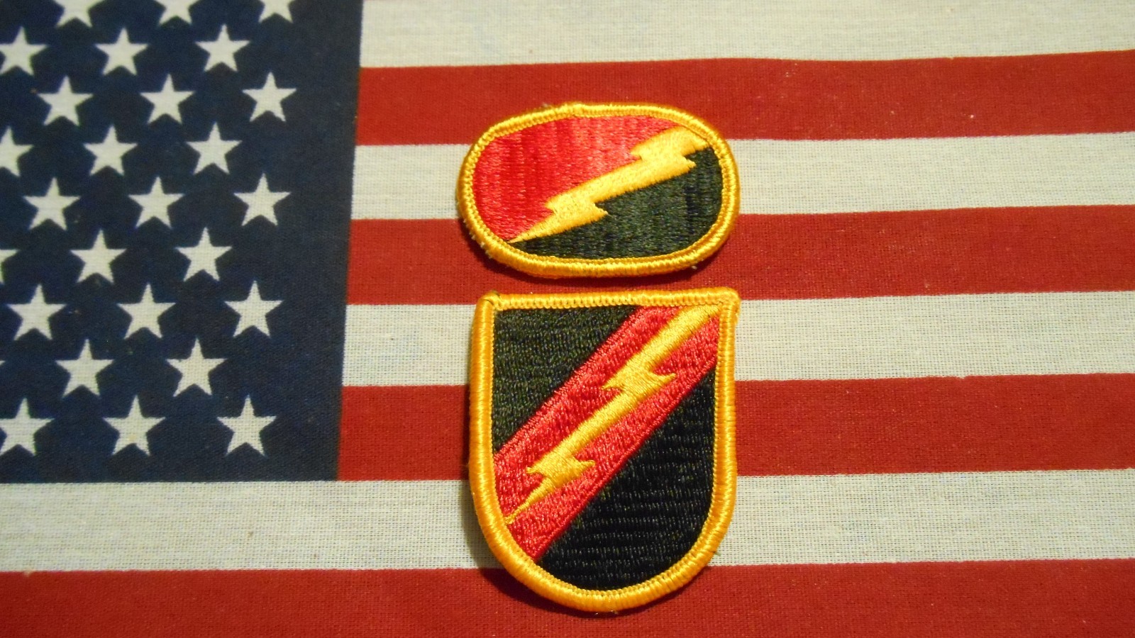 125th Military Intelligence Airborne Beret Flash & Para Oval