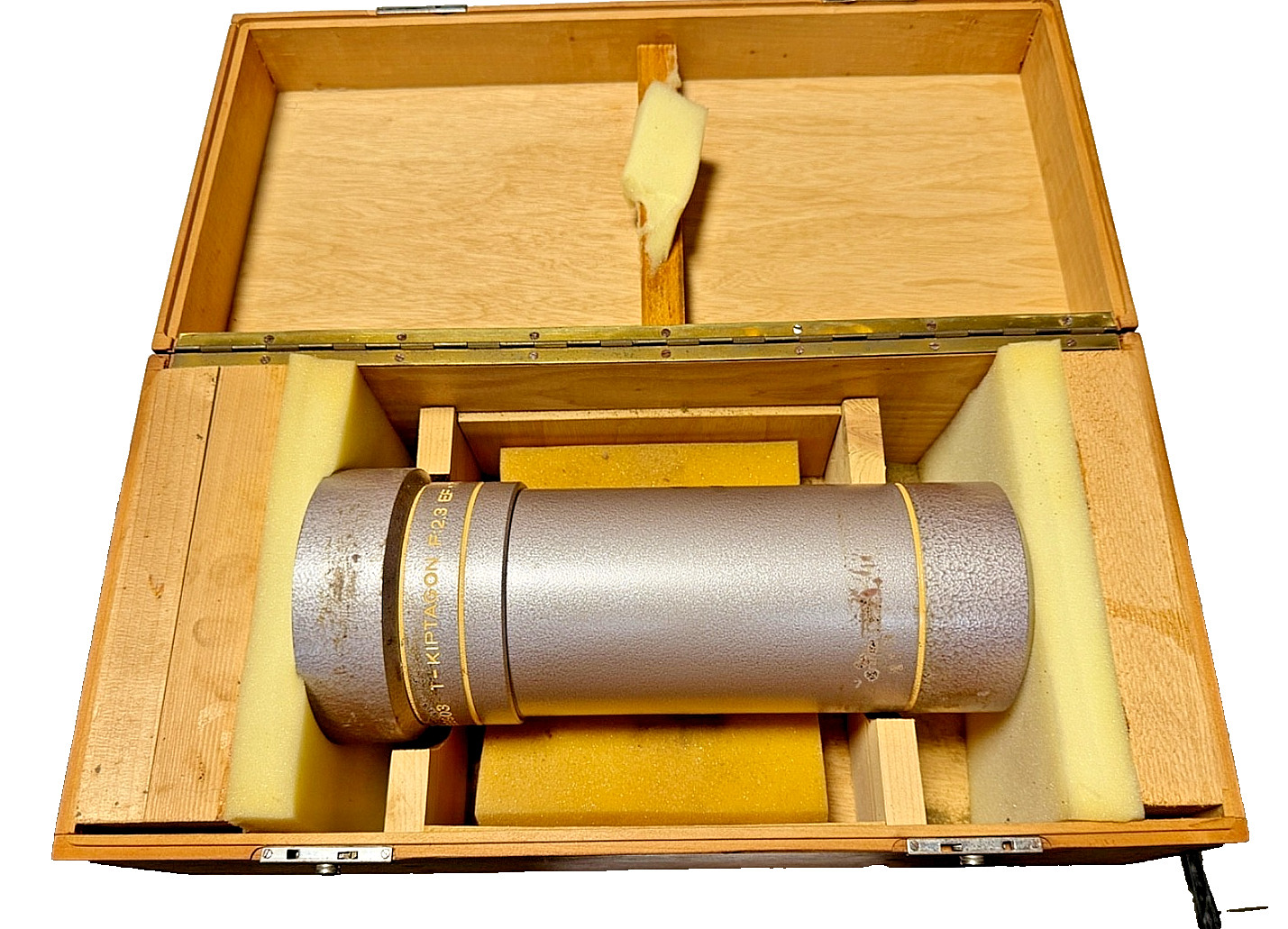 ISCO Kiptagon fl 77mm a fast F2.3 70mm Film format 4" Diameter projection lens