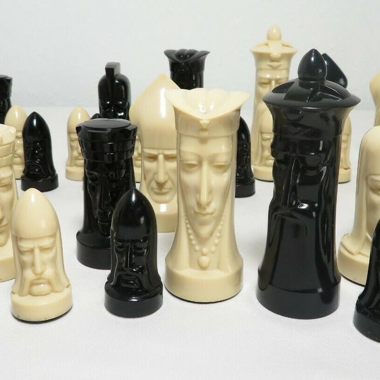 Vintage Ganine Sculptured Chess set “Gothic” Replacement Pieces Your Choice!