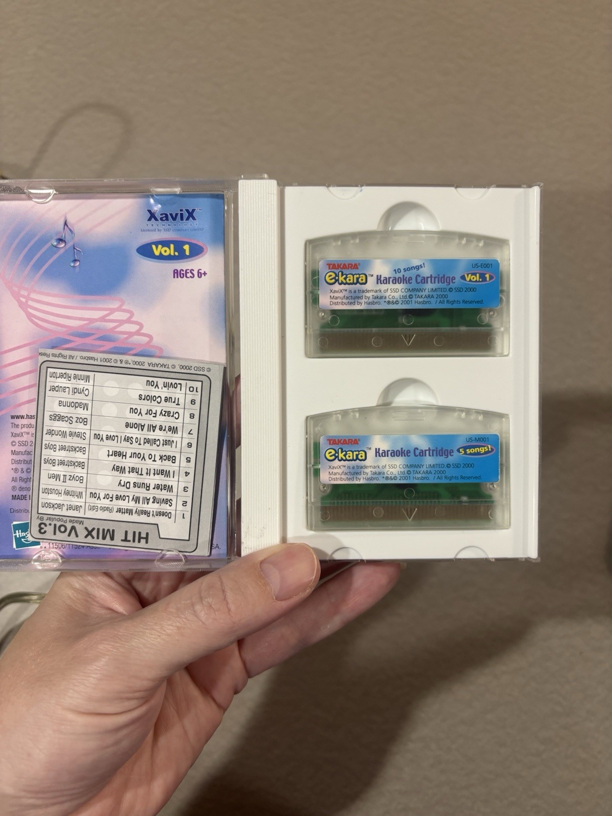 E-Kara Microphone With Two Cartridges
