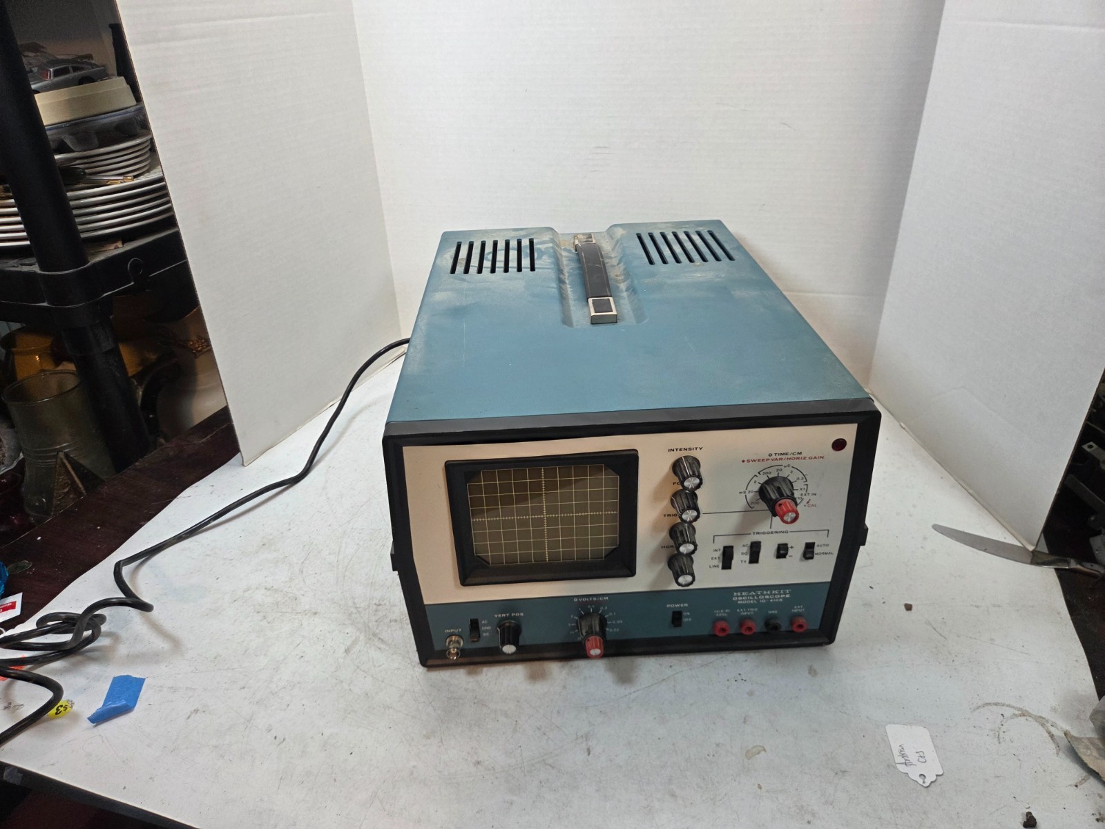 Heathkit IO-4105 Oscilloscope - Powers On