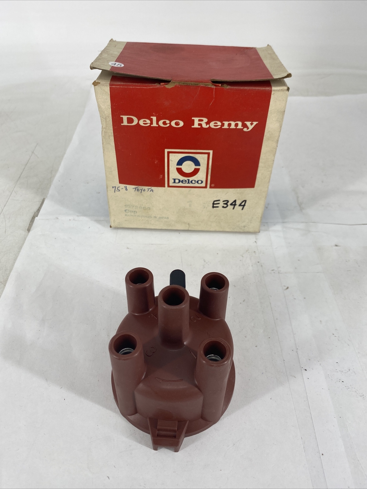 RARE OEM Delco Remy E344 Distributor cap 1972660 NEW OLD STOCK