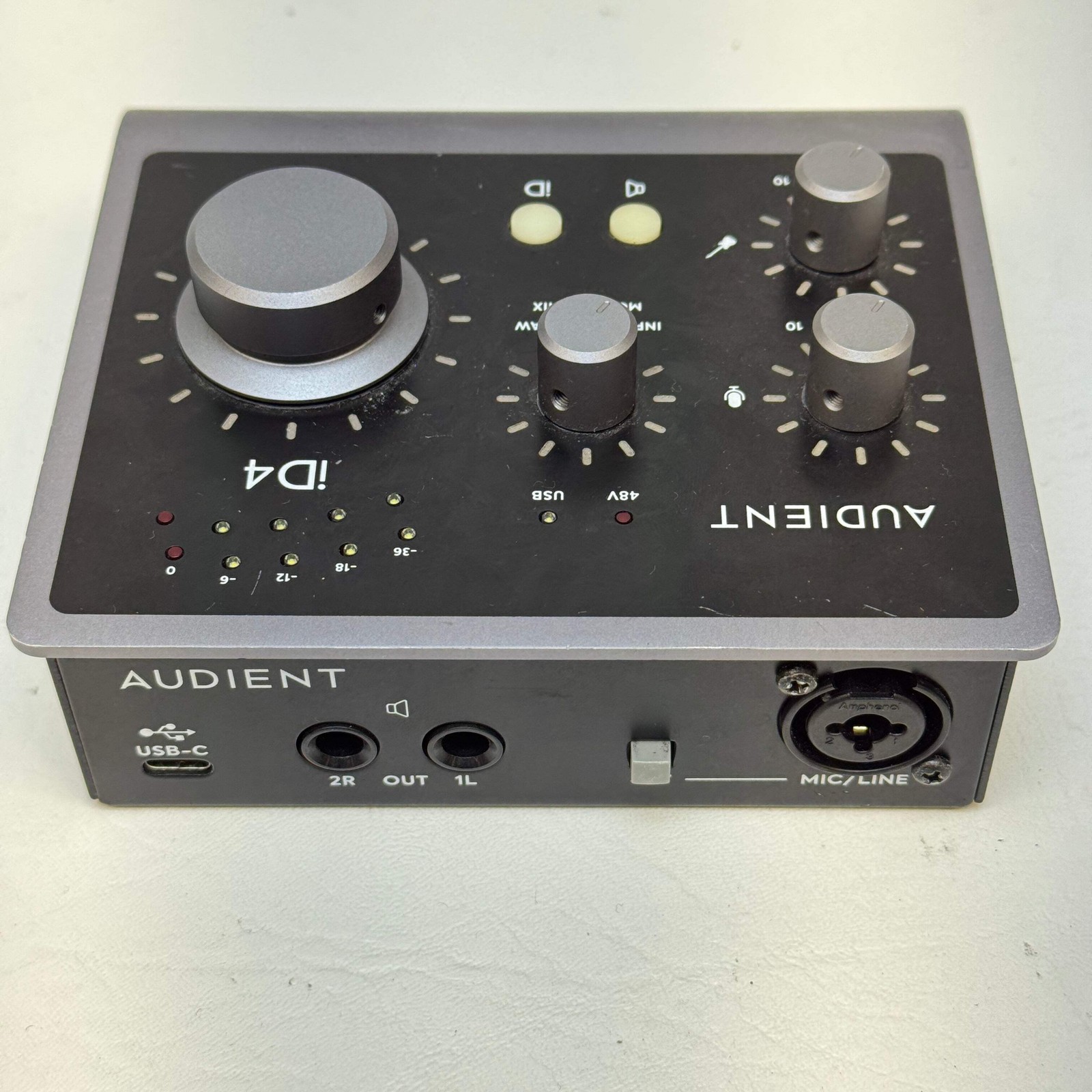 Audient iD4 USB Audio Interface 2-In/2-Out Mic Preamp Studio Recording Tested