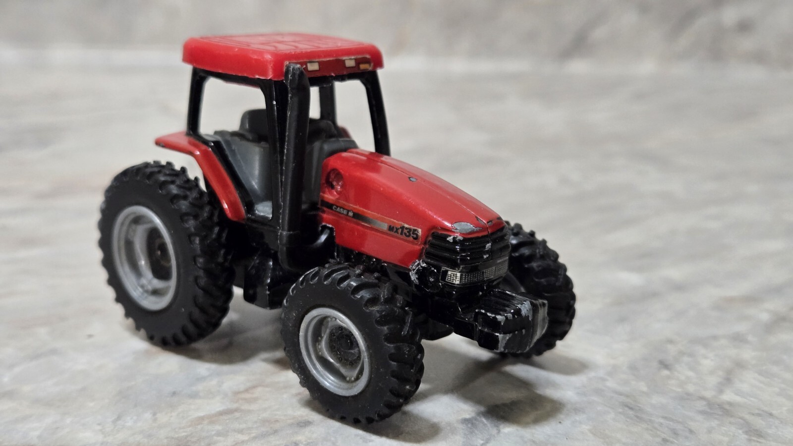 1/64 Case IH MX135 Maxxum Tractor With Front Wheel Assist