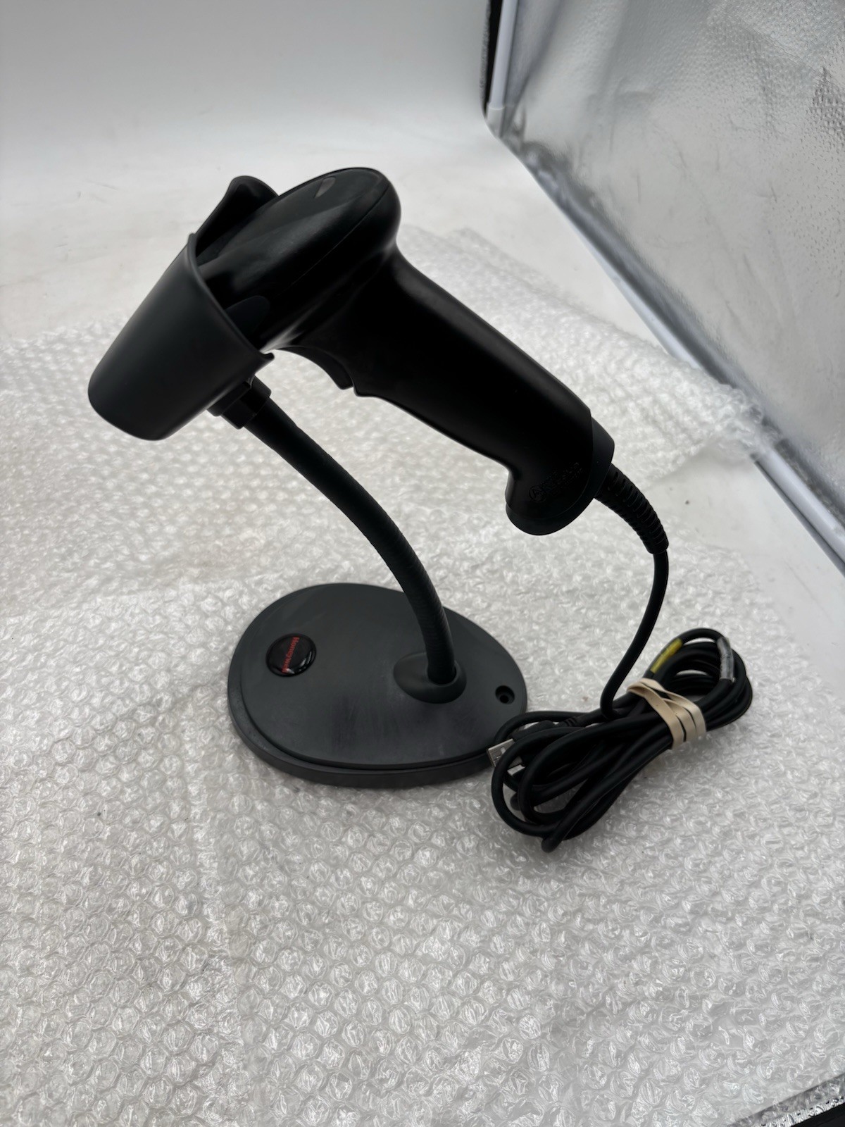 Honeywell 3800g14e Adaptus 5.0 USB Barcode Scanner W/Stand