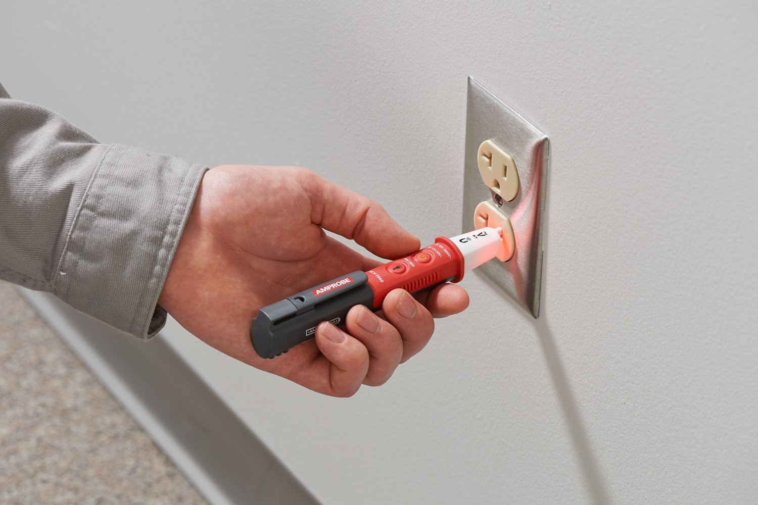 Professional Non-Contact Voltage Probe with LED Display and Flashlight Function