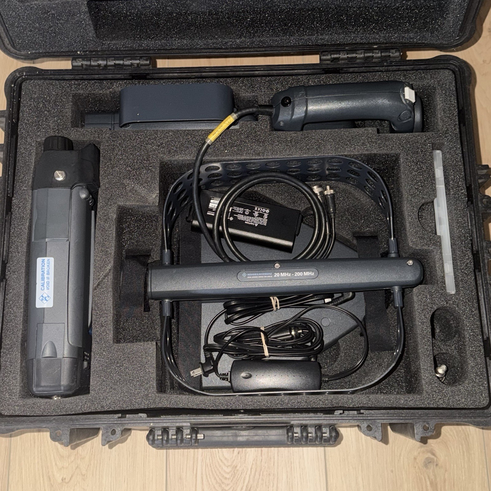 Rohde & Schwarz PR100 Portable Monitoring Receiver 9kHz-7.5GHz - 3 Options