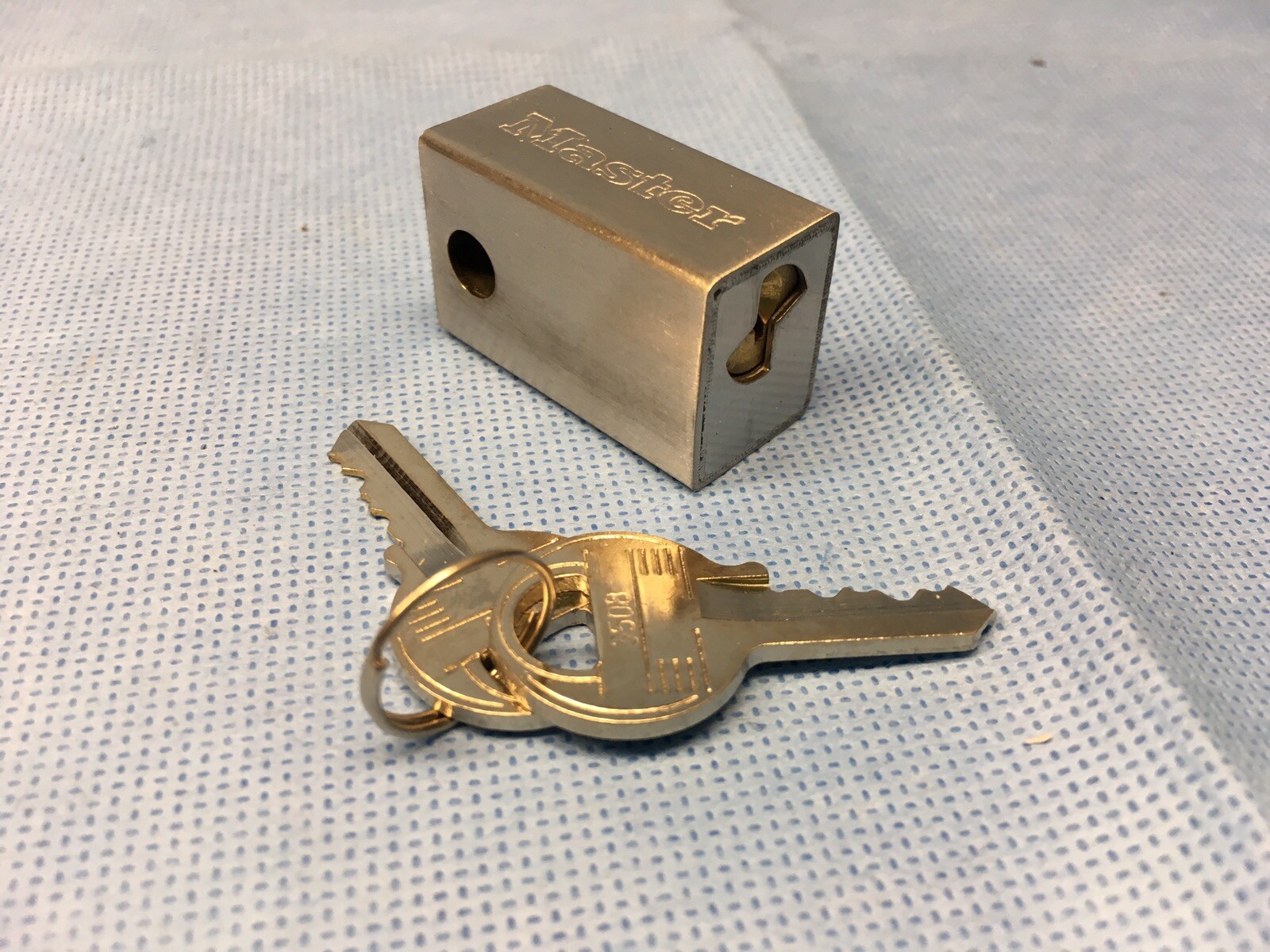 LOT OF 225 Master Lock 2847DAT Adjustable Coupler Latch Lock Stainless Steel