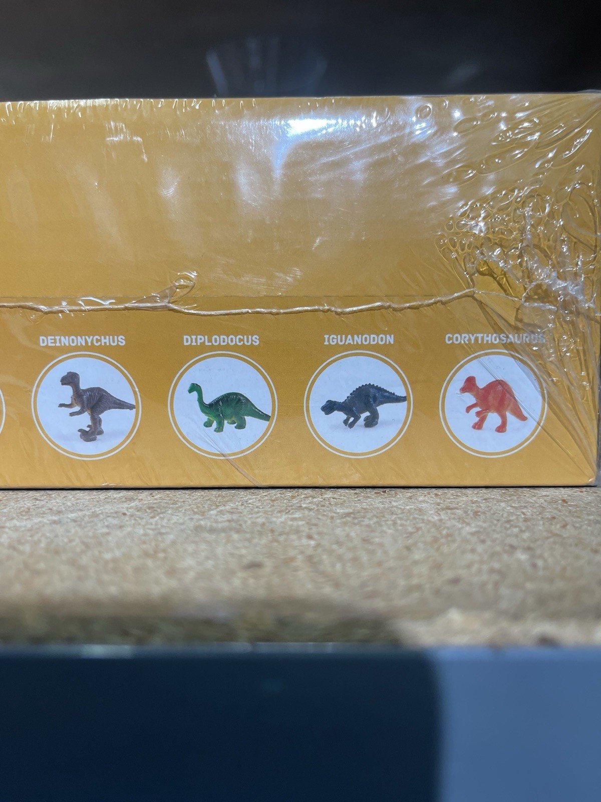 Dan & Darci Dig A Dozen Dino Eggs - 12 Different Dinosaur Models