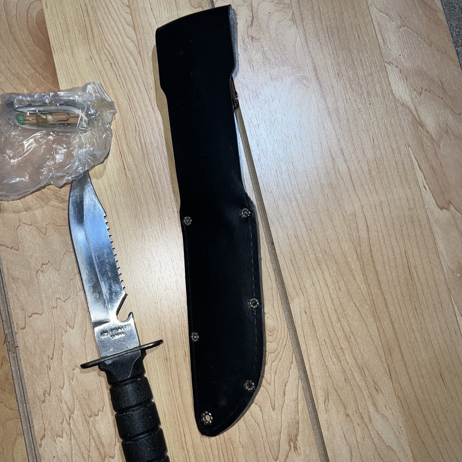 survival knife sheath Storage For Matches Hooks Wire. Missing Compass Cap & Shrp