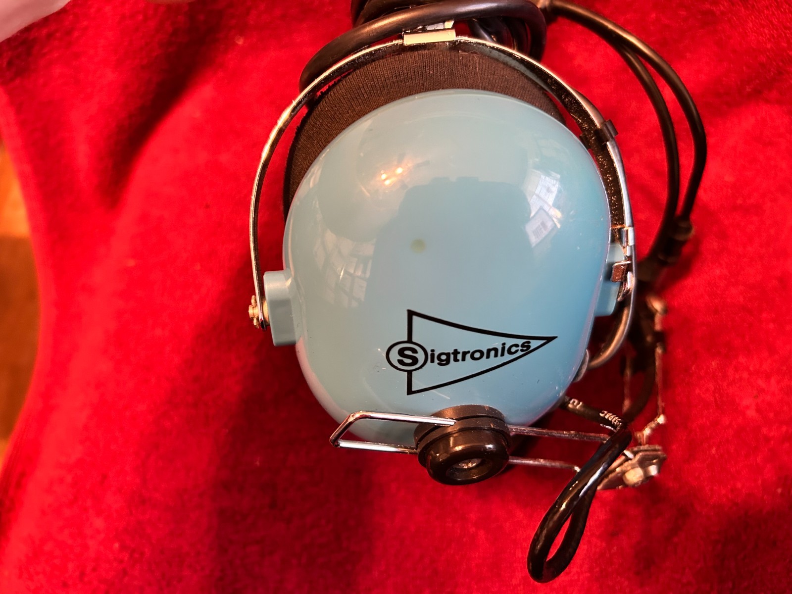 SIGTRONICS S-40 AVIATION HEADSET WITH CARRYING CASE