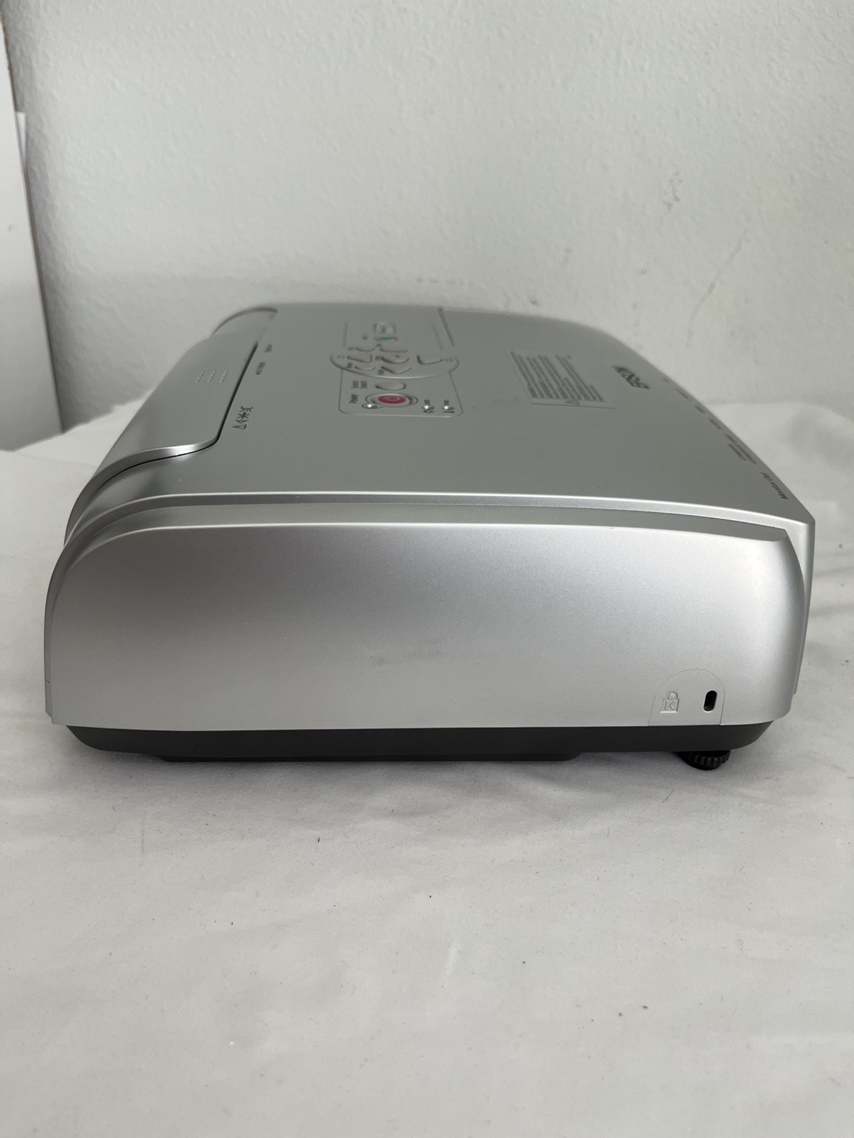 EPSON EMP-S4 LCD PROJECTOR W/ Remote