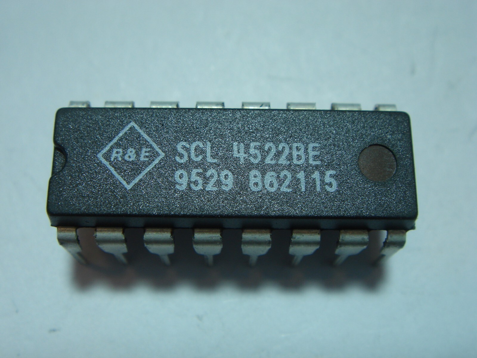 SCL 4522 CMOS IC Circuit #AU33/4