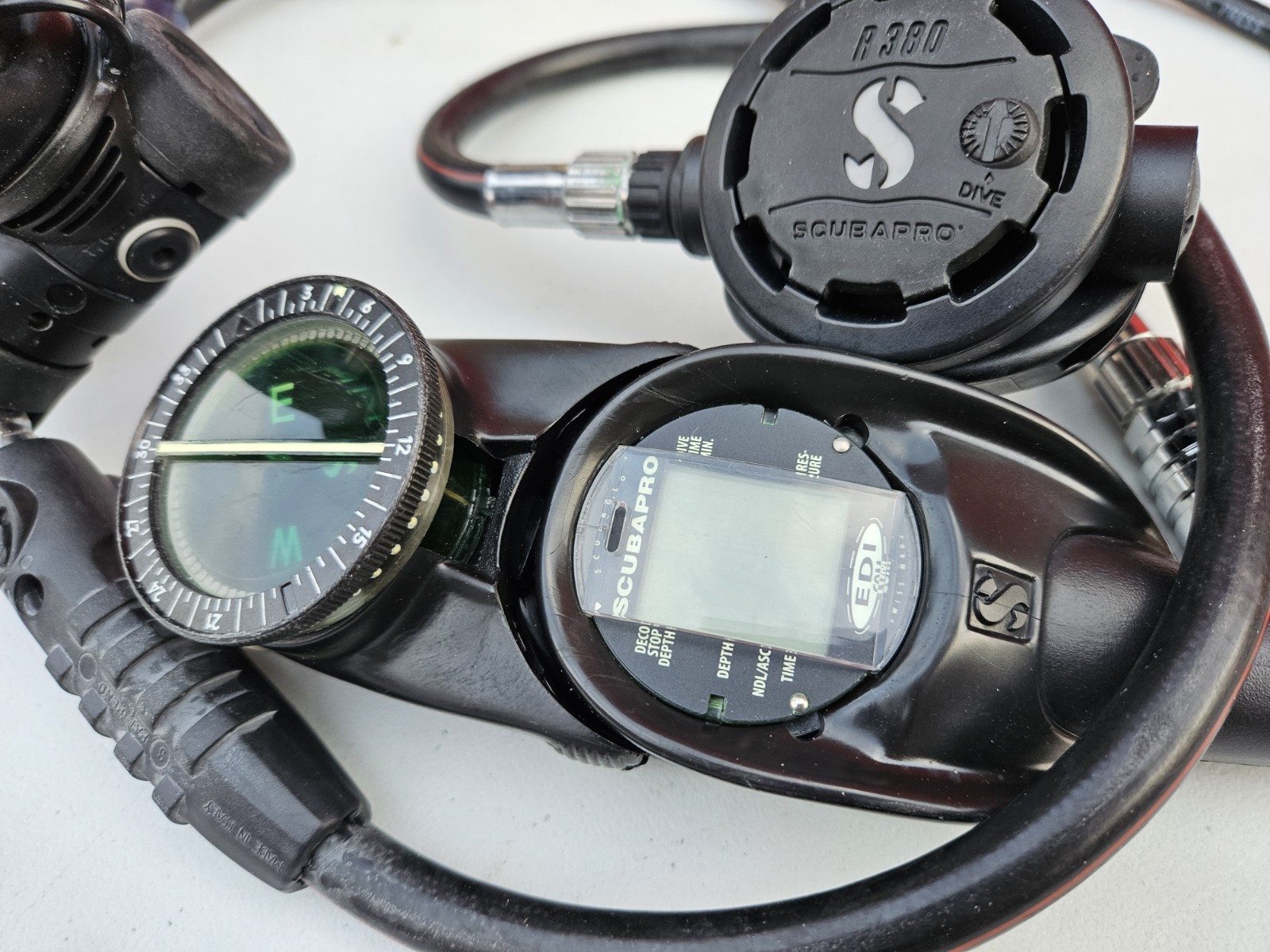 Scubapro EDI Air Integrated Dive Computer Console w/ Compass & R380 Regulator