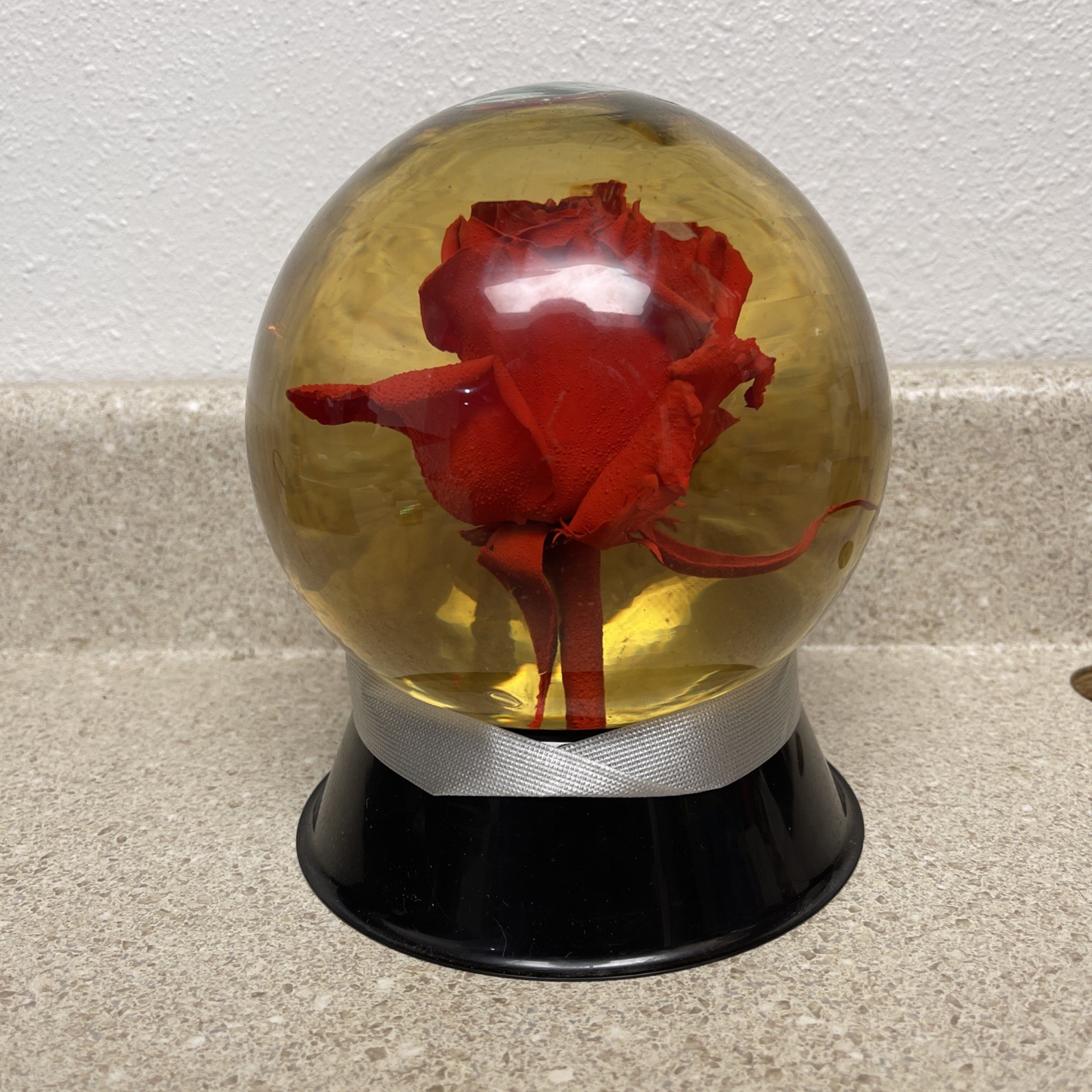 Forever Bill Doran Red Rose Globe. Made In Mexico