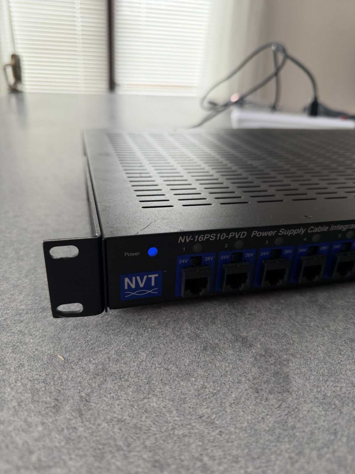 New Tyco NVT NV-16PS10-PVD Power Supply Passive Receiver 16 Channel Lights Up