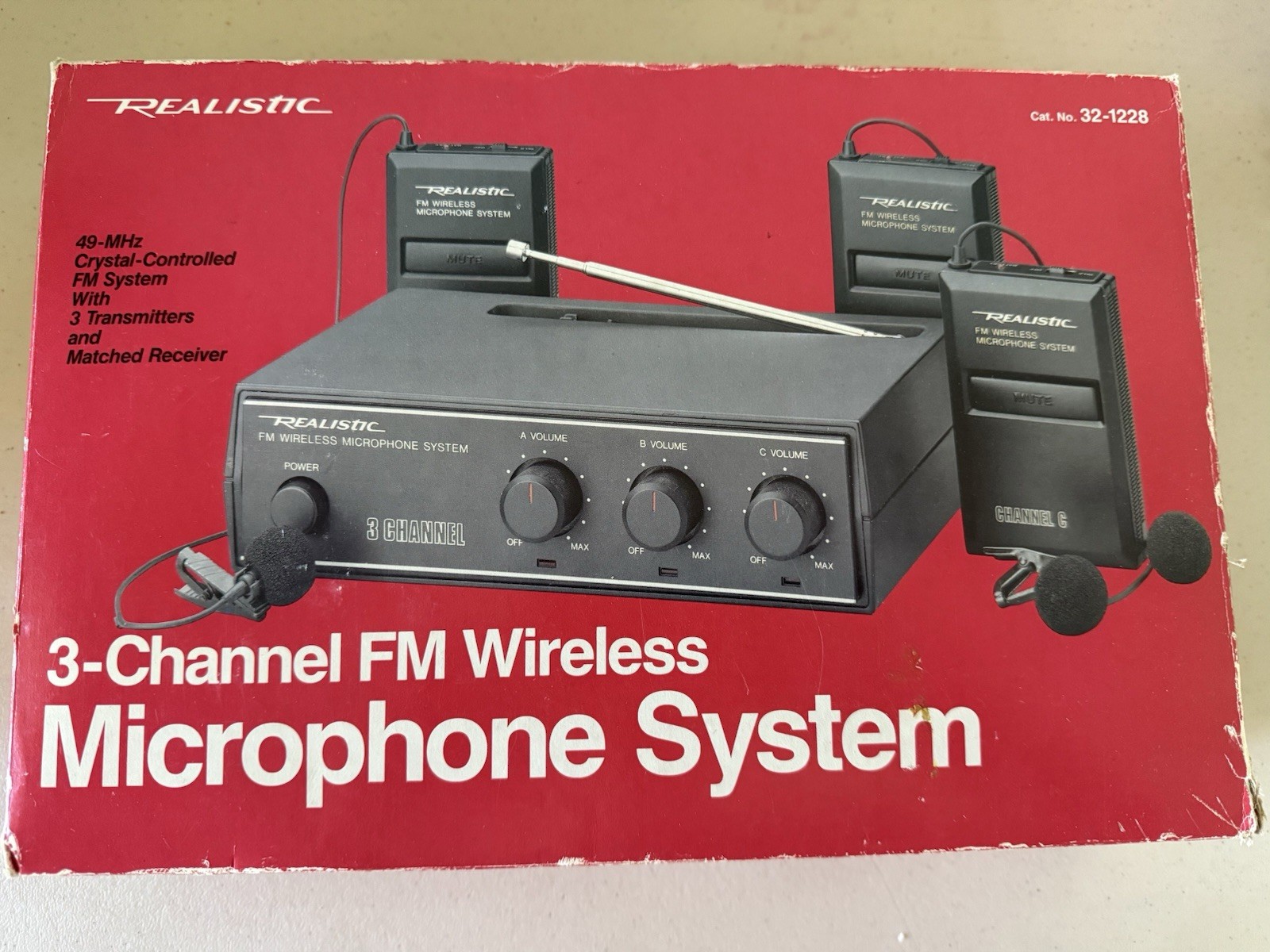 Realistic 3 Channel FM Wireless Microphone System Model 32-1228 In Box See Descr