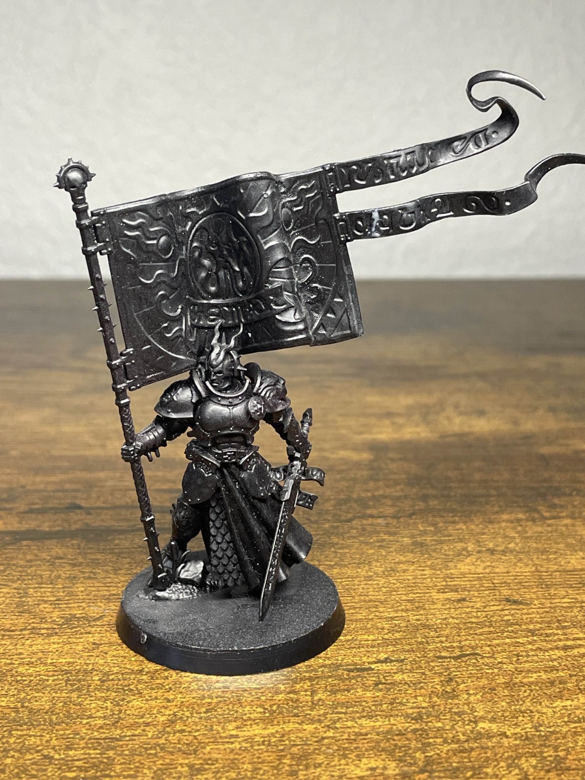 Games Workshop -Age of Sigmar - Knight-Vexillor w/Banner of Apotheosis