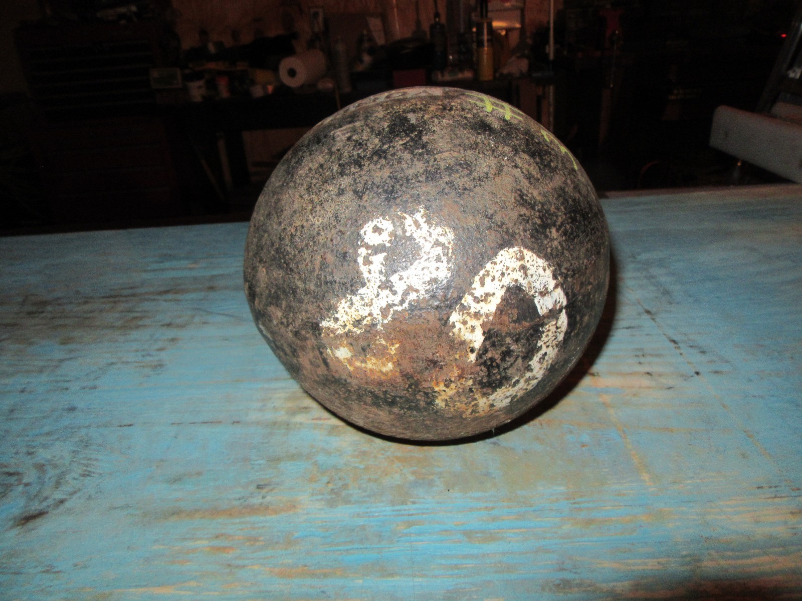 YORK Globe Half 80 Pound Glob Grip YORK Side
