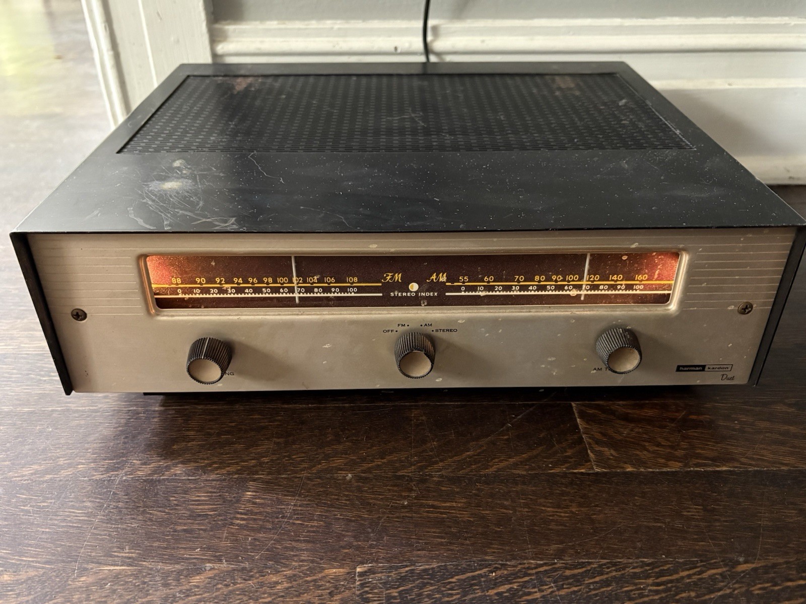 Harman Kardon Duet T-224 Stereophonic Tuner Tube Powered Radio (Untested)