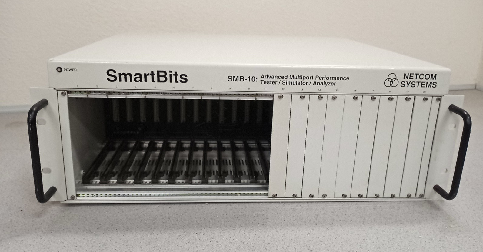 NetCom SMB-10 SmartBits Network Analyzer With Power Cord (No Modules)