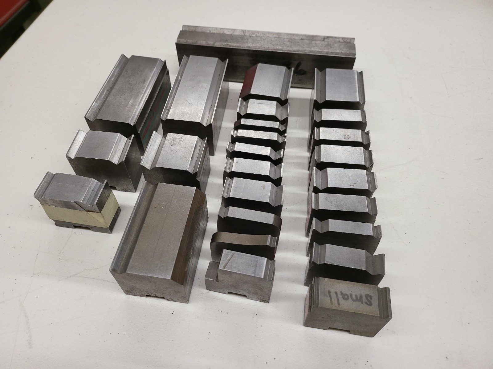 lot of 27 Pieces Press Brake 2V Miscellaneous V Size and Length 36" Total Length