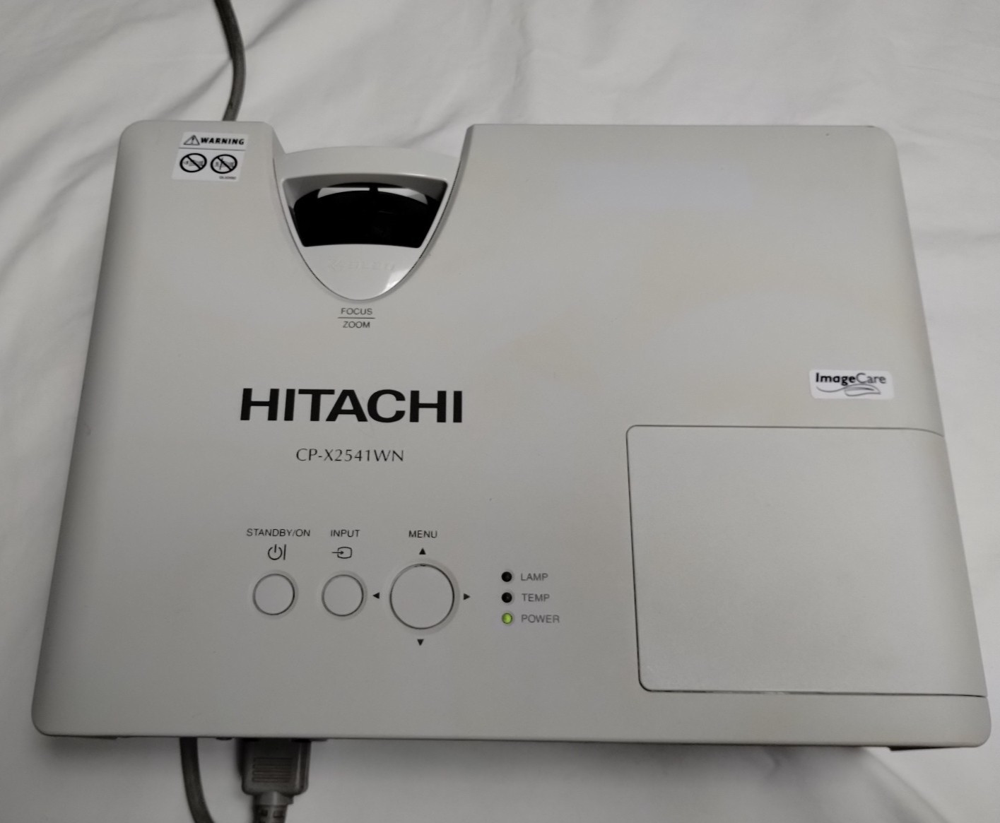 HITACHI CP-X2541WN 3LCD Projector 2700 Lumens with Power Cord NO Remote