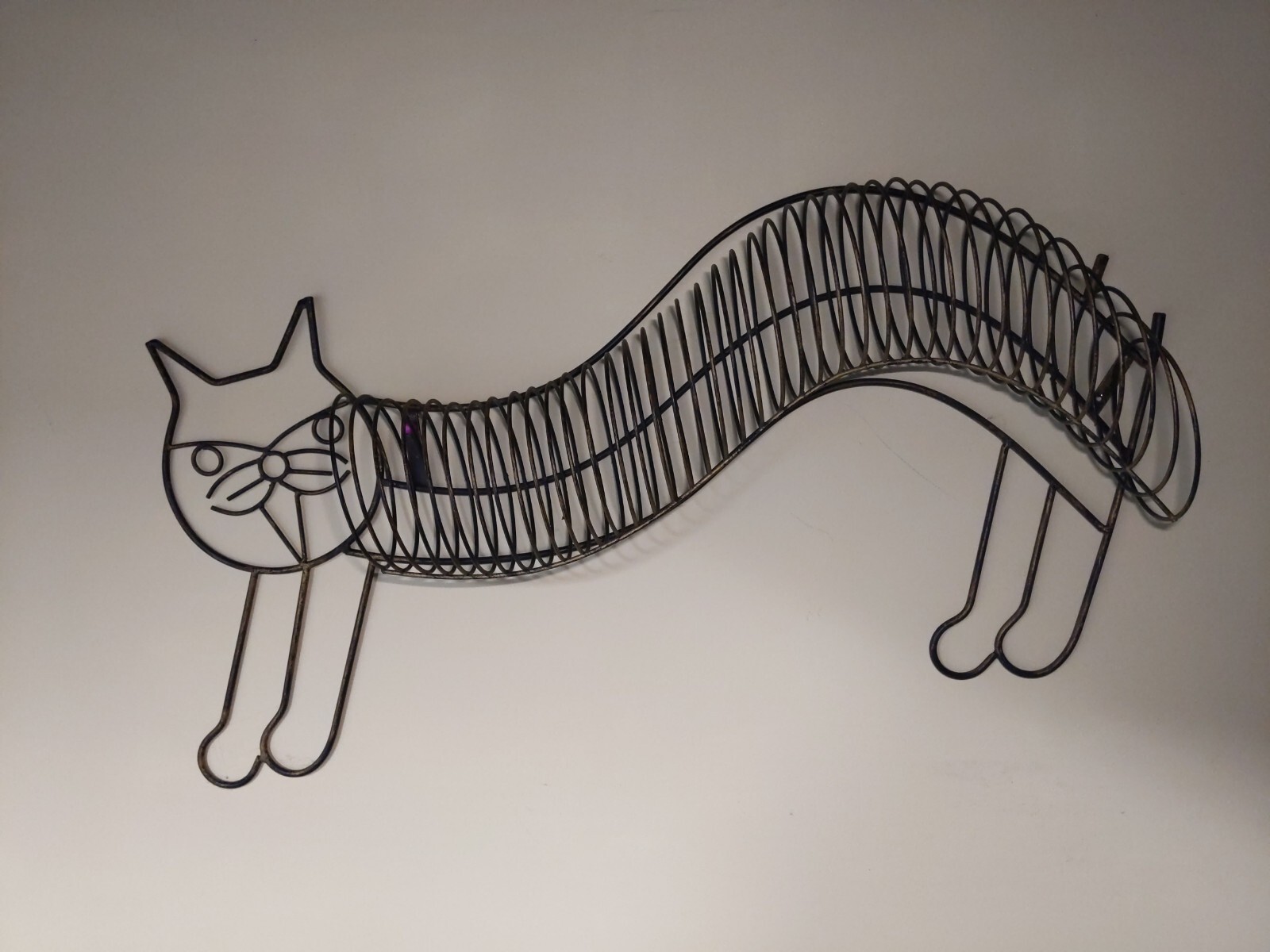 Funky Vintage Retro CAT Iron & Wire 40 Section Wall Mounted Record Holder