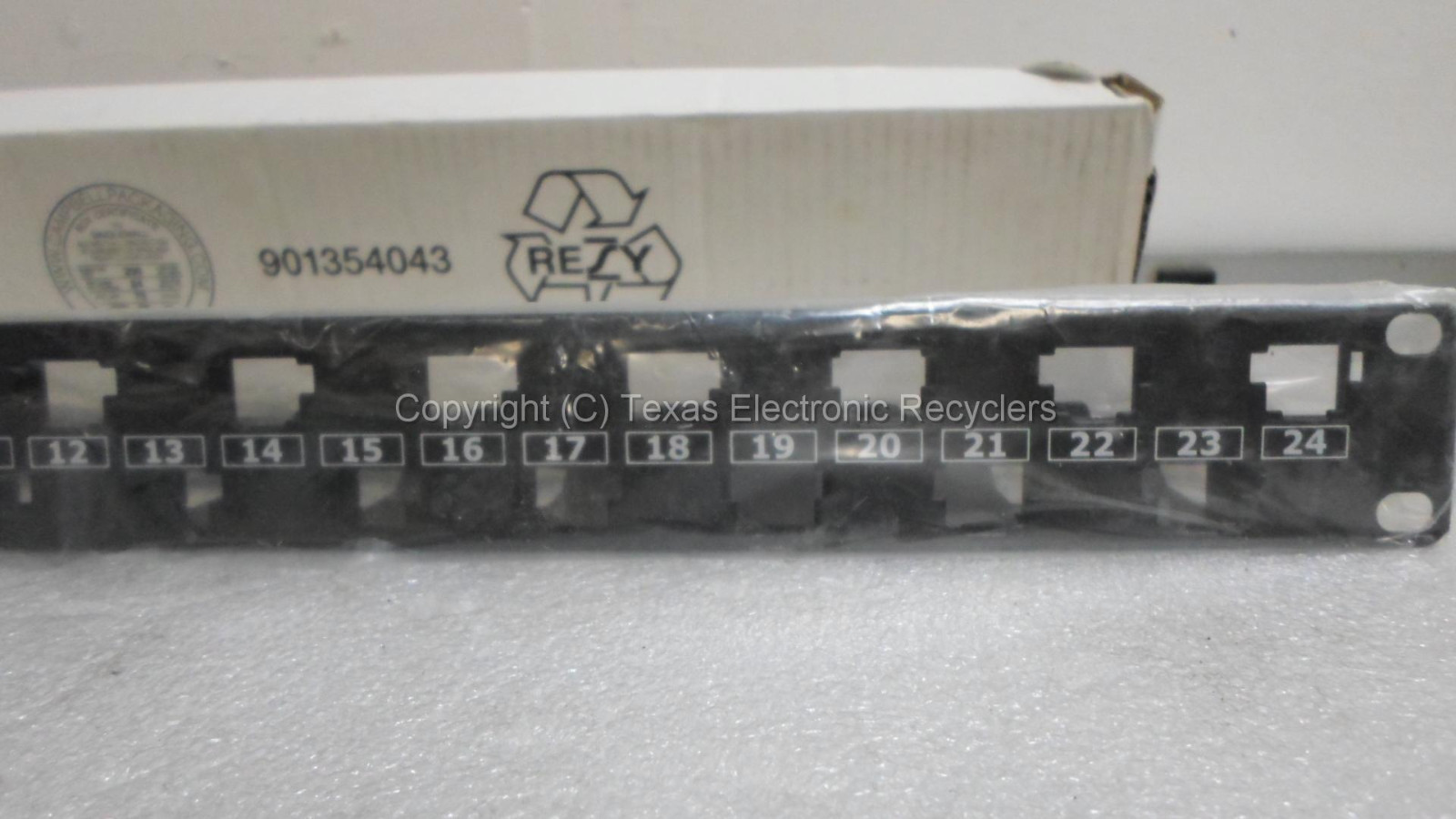 NEW OPEN BOX - Commscope Systimax Fleximax 108356312 24-Port Panel Module