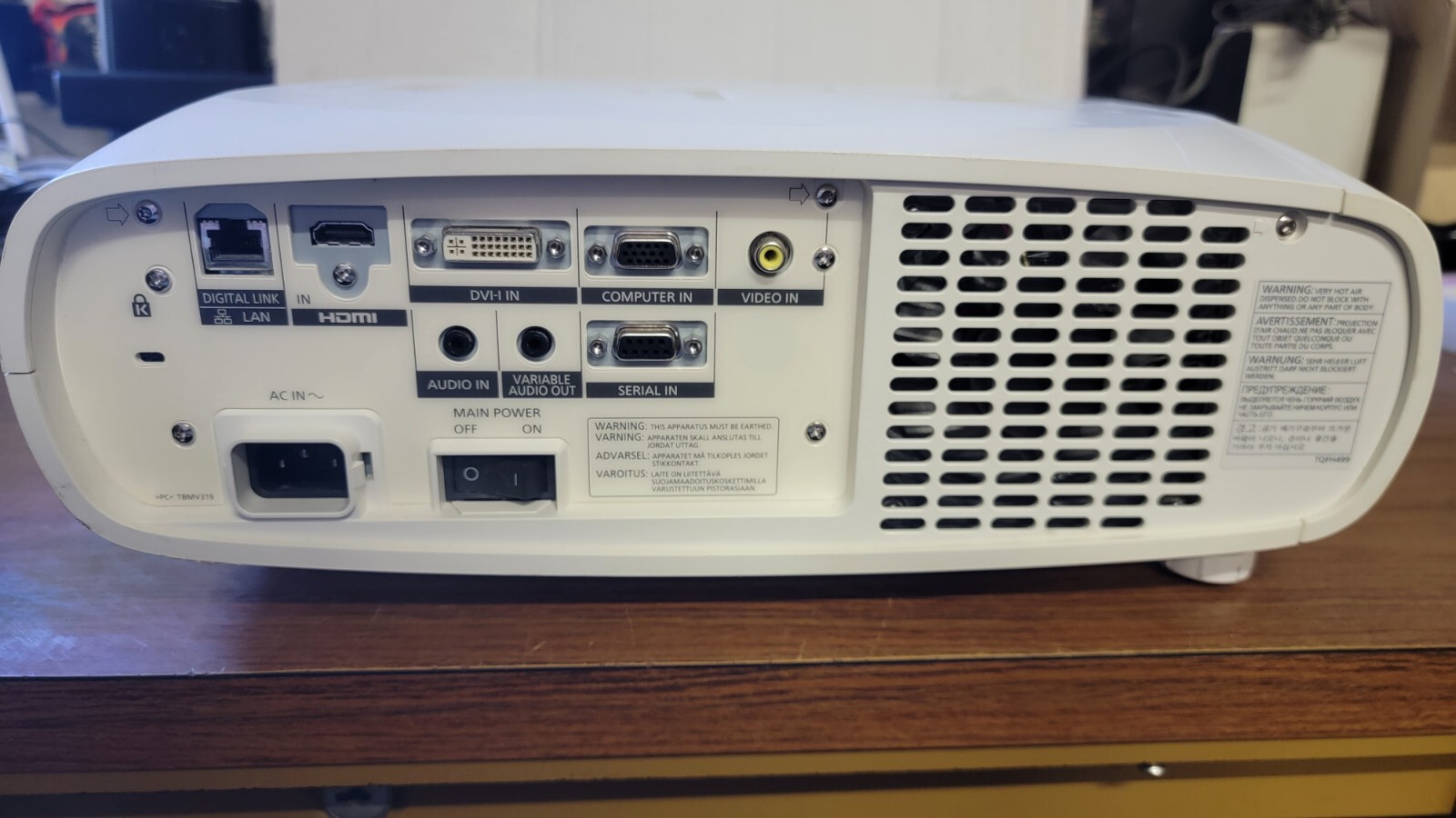Panasonic PT-RW330U DLP Projector 16801 Hours
