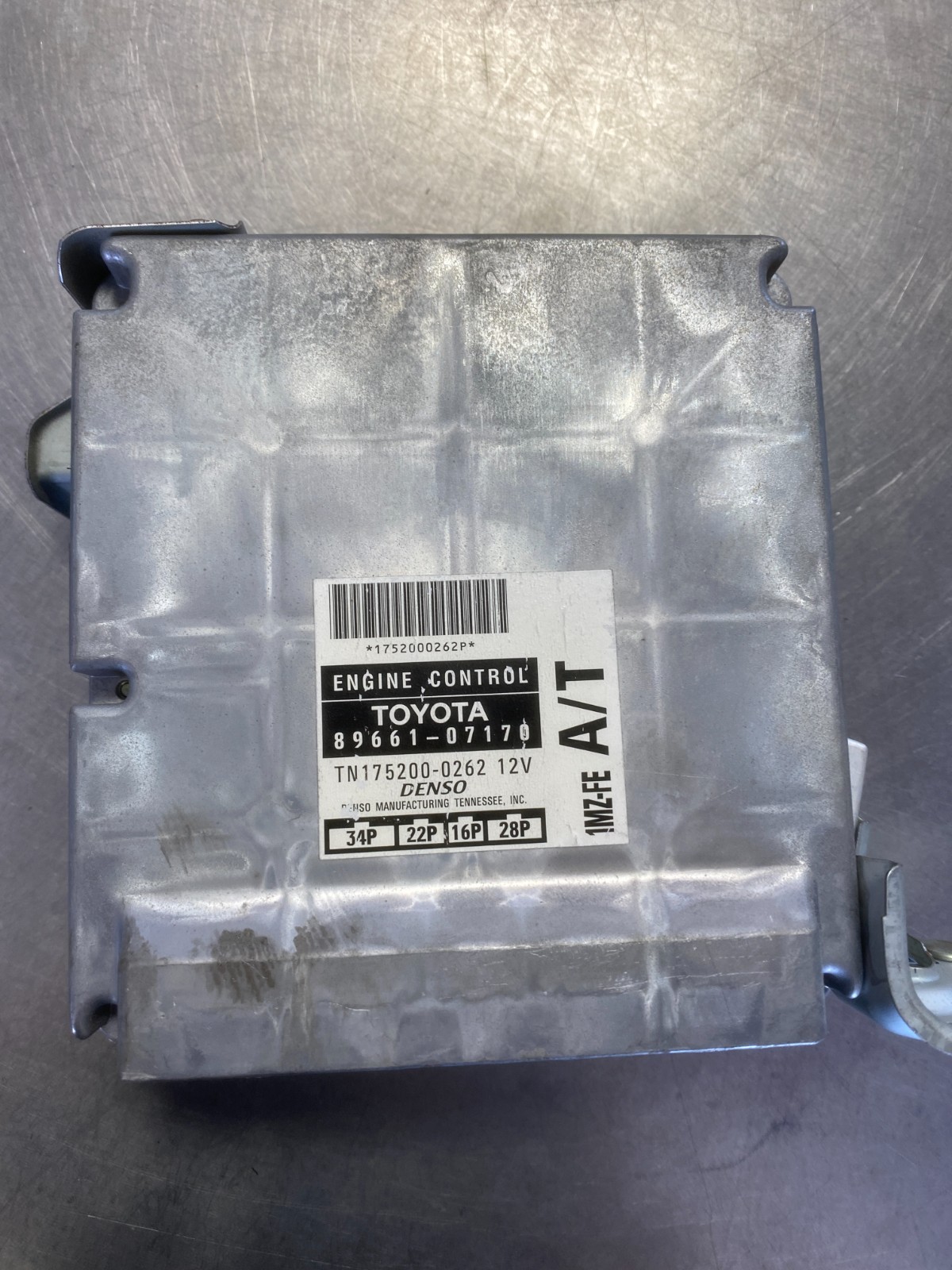 1998 Toyota Avalon Engine Control Module ECM ECU With Brackets 89661-07170