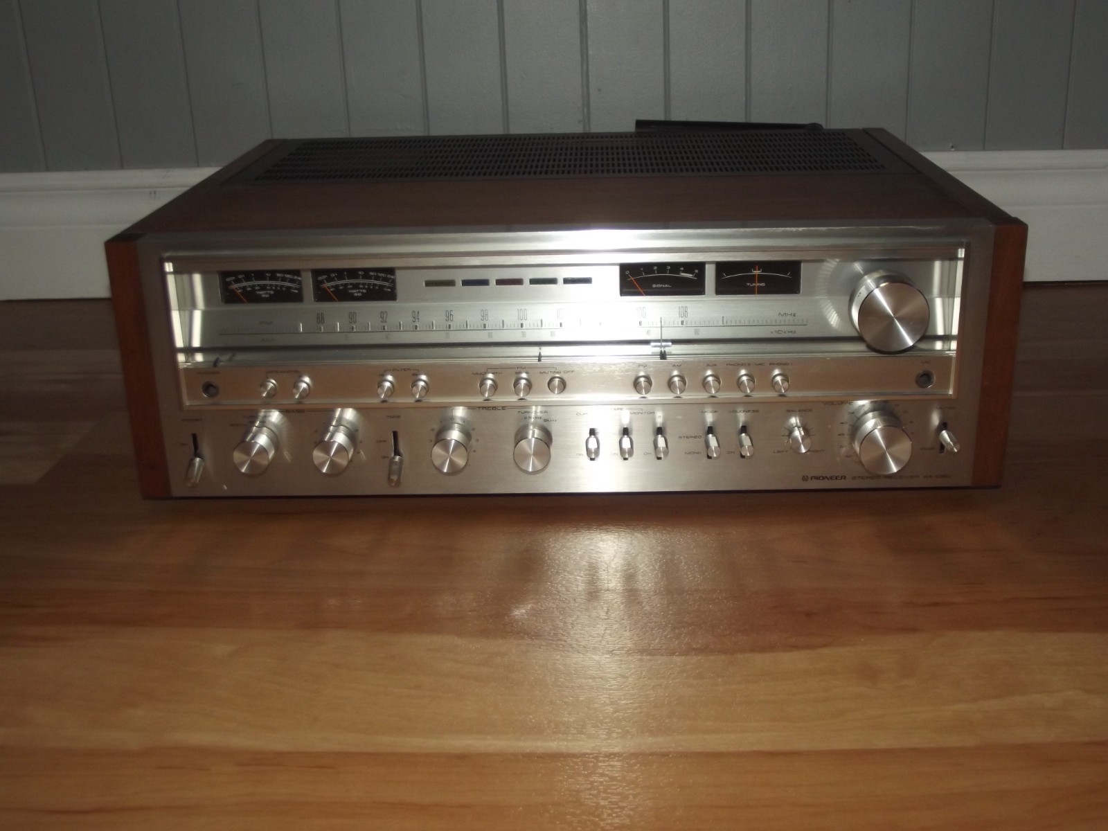 Pioneer SX-1080 Vintage AM/FM Stereo Receiver