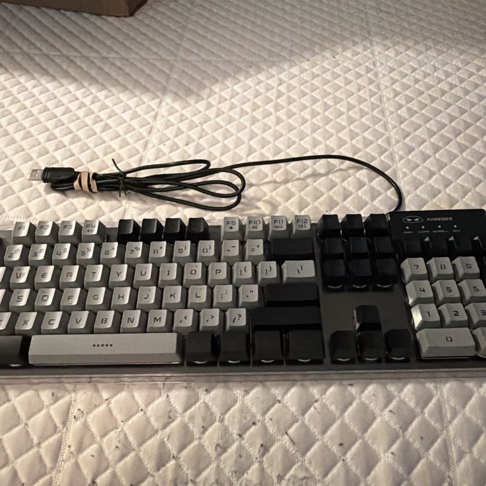 Magegee Gaming Keyboard, K1  LED Backlit Keyboard with 104 Keys Tested Working