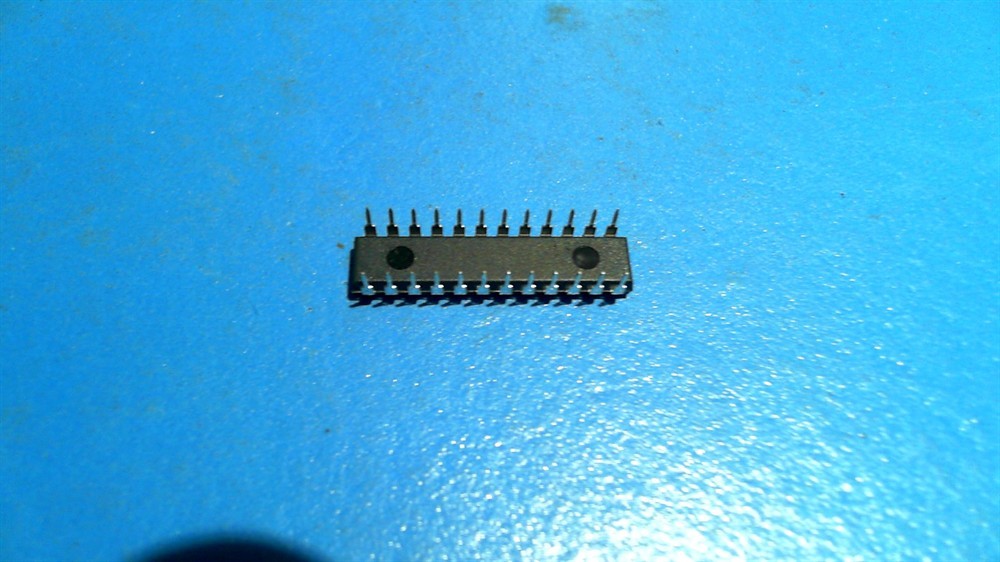 New (33pcs) MC74ACT652N MOTOROLA IC Logic