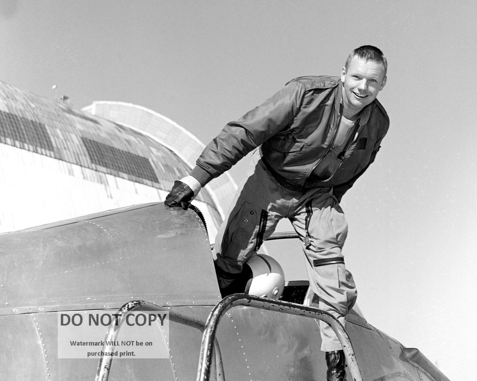 NEIL ARMSTRONG EXITS AMES BELL X-14 AIRCRAFT AT AMES - 8X10 NASA PHOTO (RT-925)