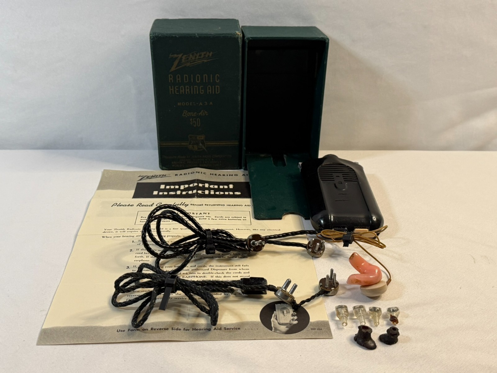 Vintage Zenith Radionic Hearing Aid A3A Bone Air w Box Manual Mid Century