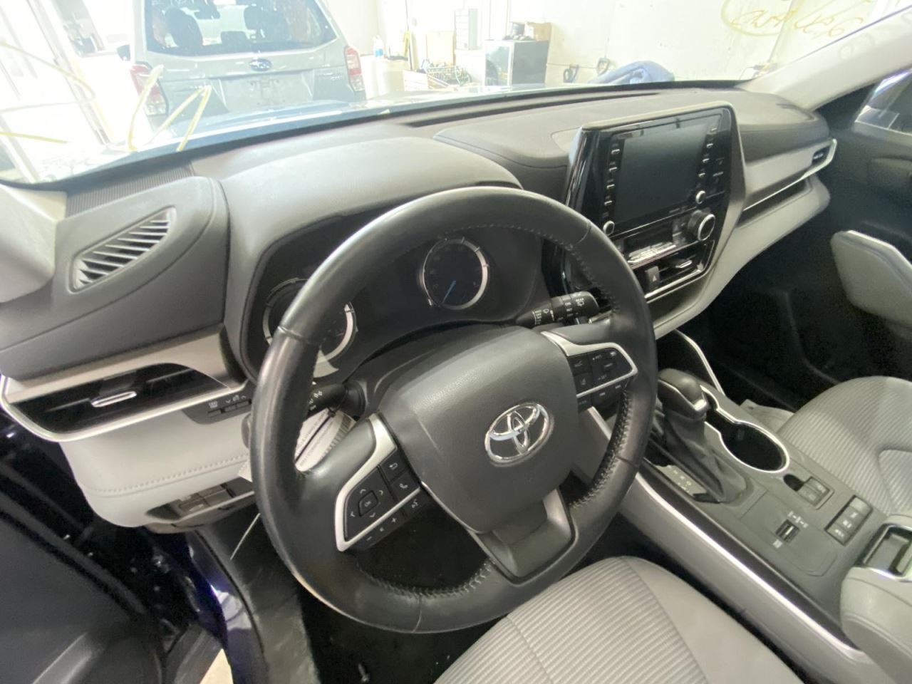 Air Shutter Fits 22-25 HIGHLANDER 1084176