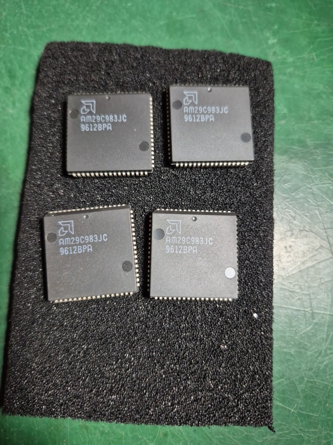 AM29C983JC AMD Parallel I/O Port CMOS PQCC68 LOT OF 4 NOS